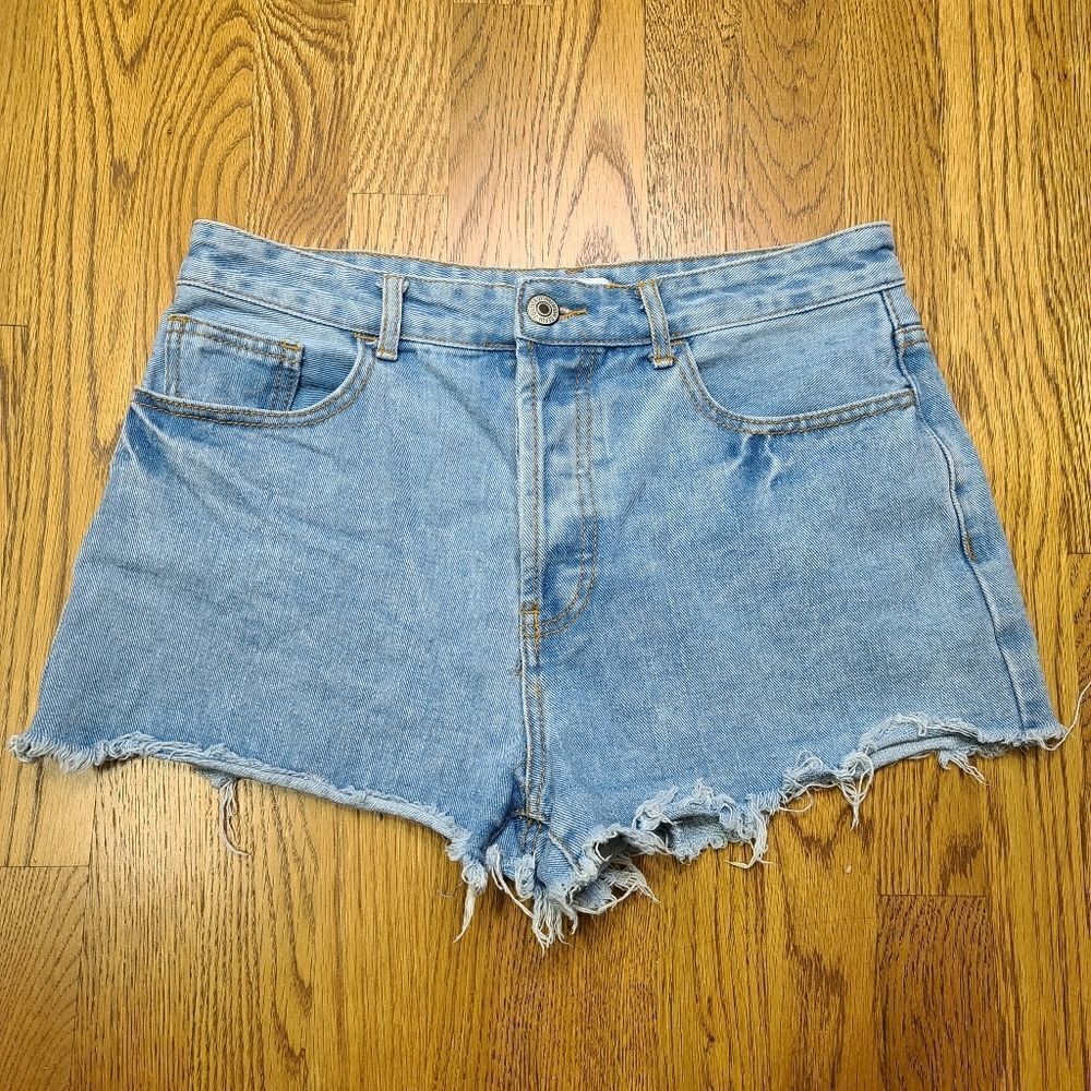 Forever 21 Button Fly Jean Shorts 28